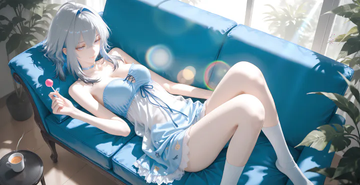 银发少女蓝沙发休闲插画.png